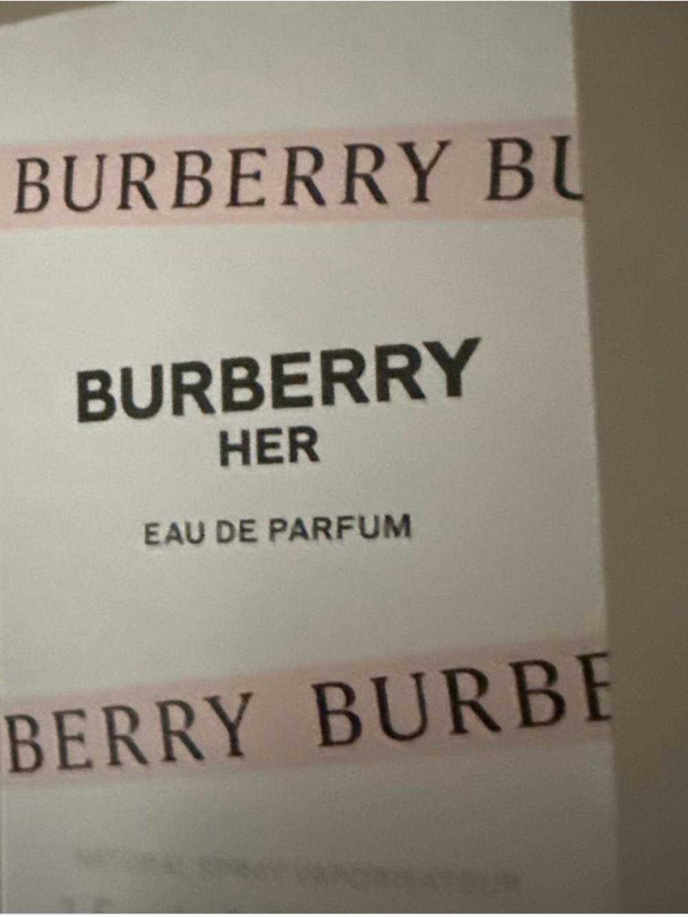 Burberry Her Eau de Parfum - Pink & White